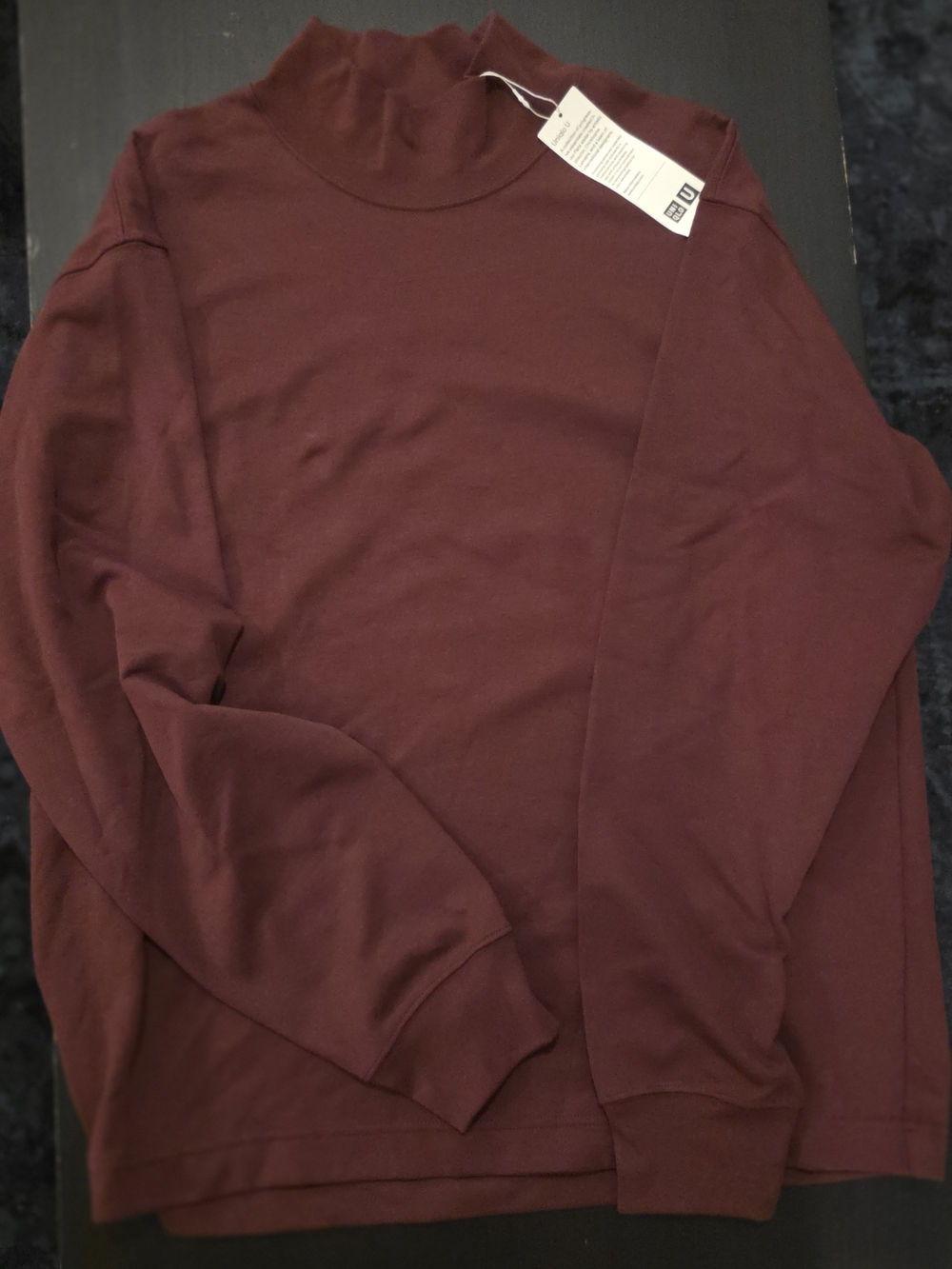 Uniqlo U mock neck pullover in Wine. Size MEDIUM